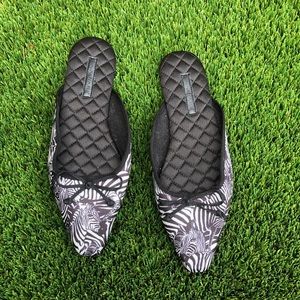 Banana Republic shoes Sz L 8/8.5